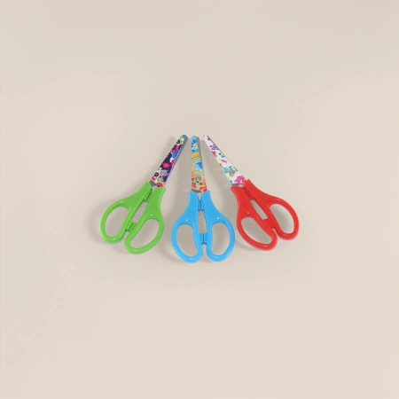 Colored handle scissors, stainless steel scissors, sharp, multi-functional for household fabric cutting and paper-cutting Colored handle scissors, stainless steel scissors, sharp, multi-functional for household fabric cutting and paper-cutting